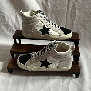 High-Top Sneakers with Black Star